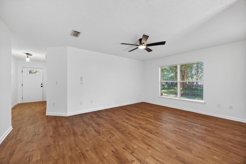 Living Room at 411 Pearl St, Green Cove Springs, FL 32043