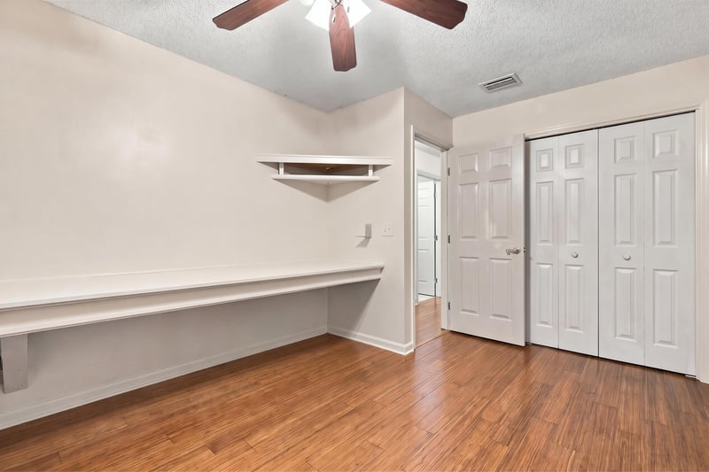 Bedroom closet nook, photographed by Megapixeler on Winding Springs Ct, Jacksonville