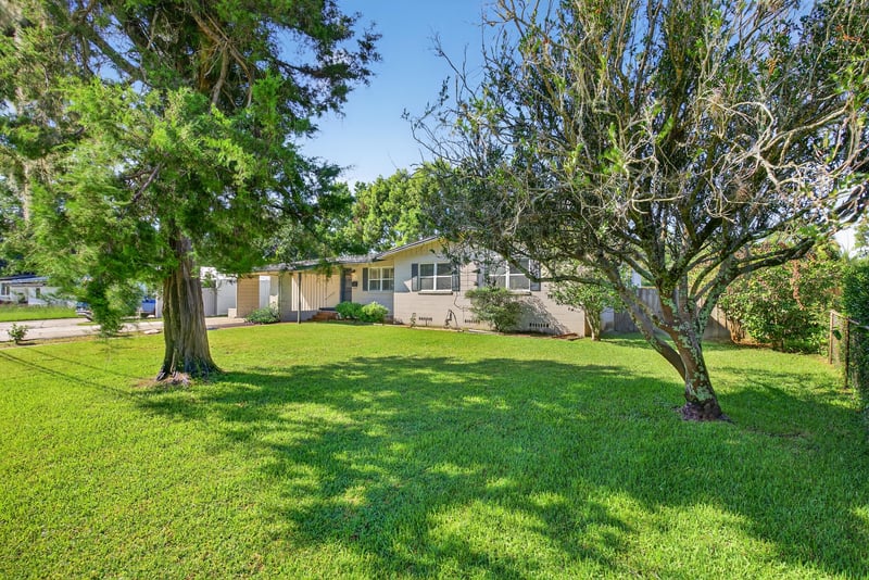 Photo 3 of 6942 Waikiki Rd, Jacksonville, FL 32216, photographed by Megapixeler
