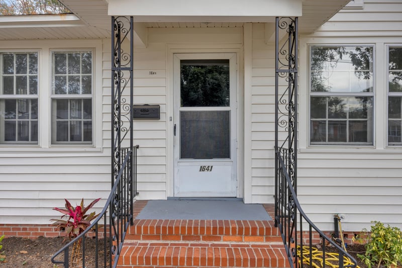 Photo 4 of 1641 Charon Rd, Jacksonville, FL 32205, photographed by Megapixeler