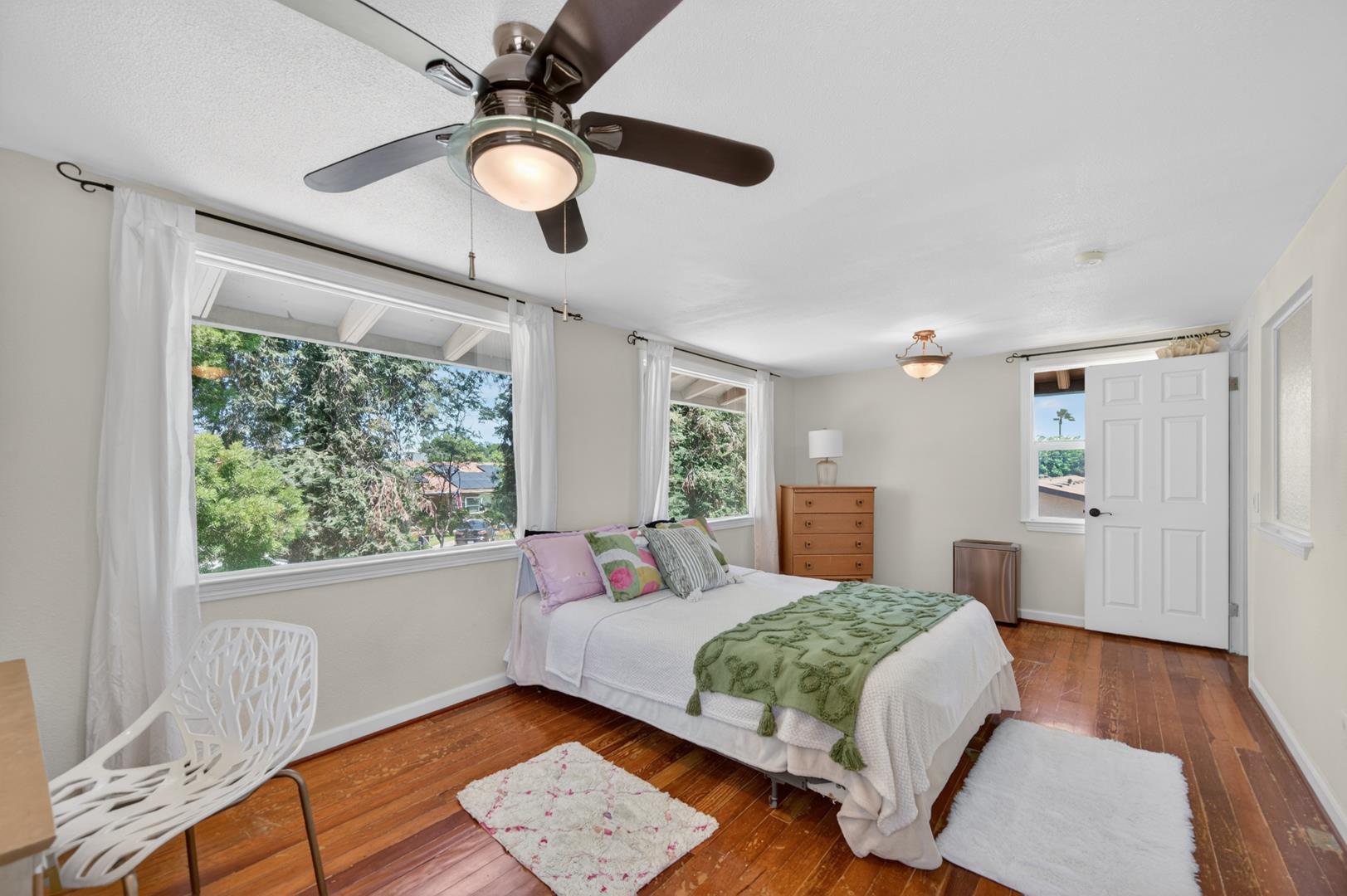1220 E Sussex Way, photo 44