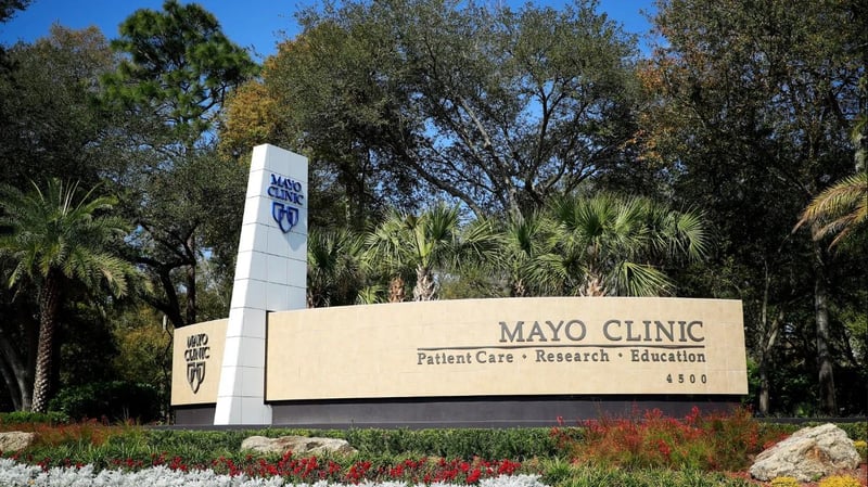 Mayo Clinic entrance sign in Jacksonville