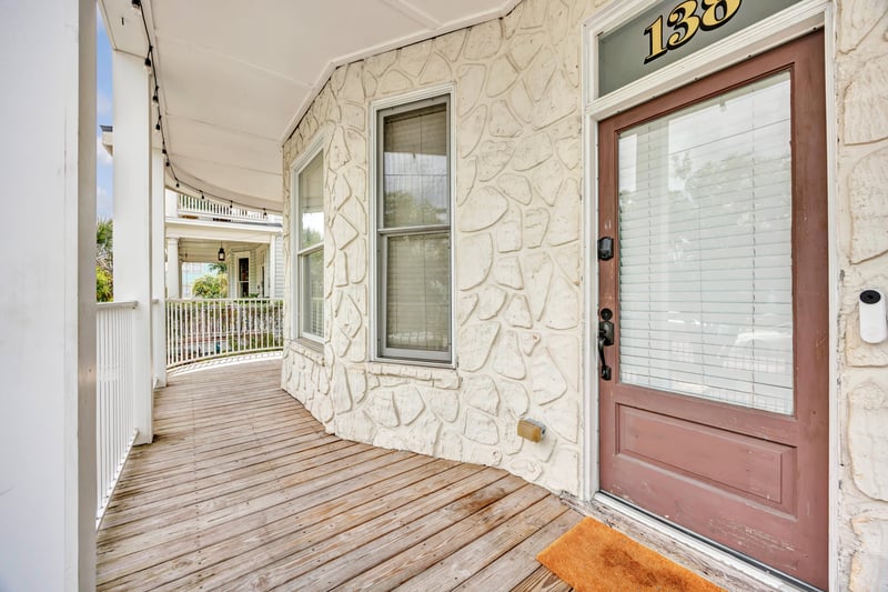 Photo 5 of 138 7th St W, Jacksonville, FL 32206, photographed by Megapixeler