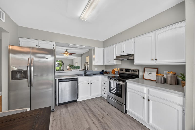 Photo 13 of 7622 Las Palmas Way, Jacksonville, FL 32256, photographed by Megapixeler