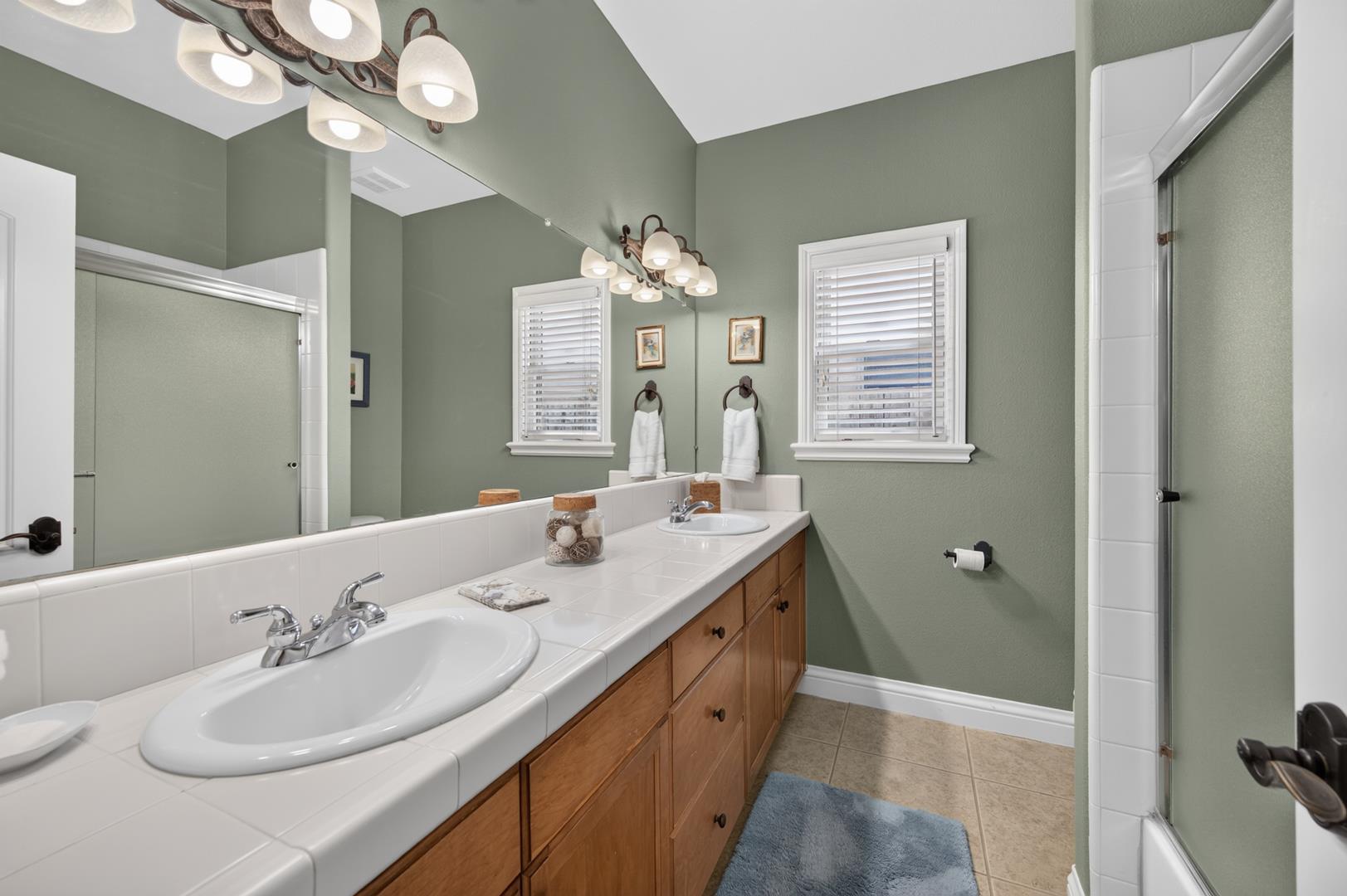 6457 N Warren Ave, photo 48