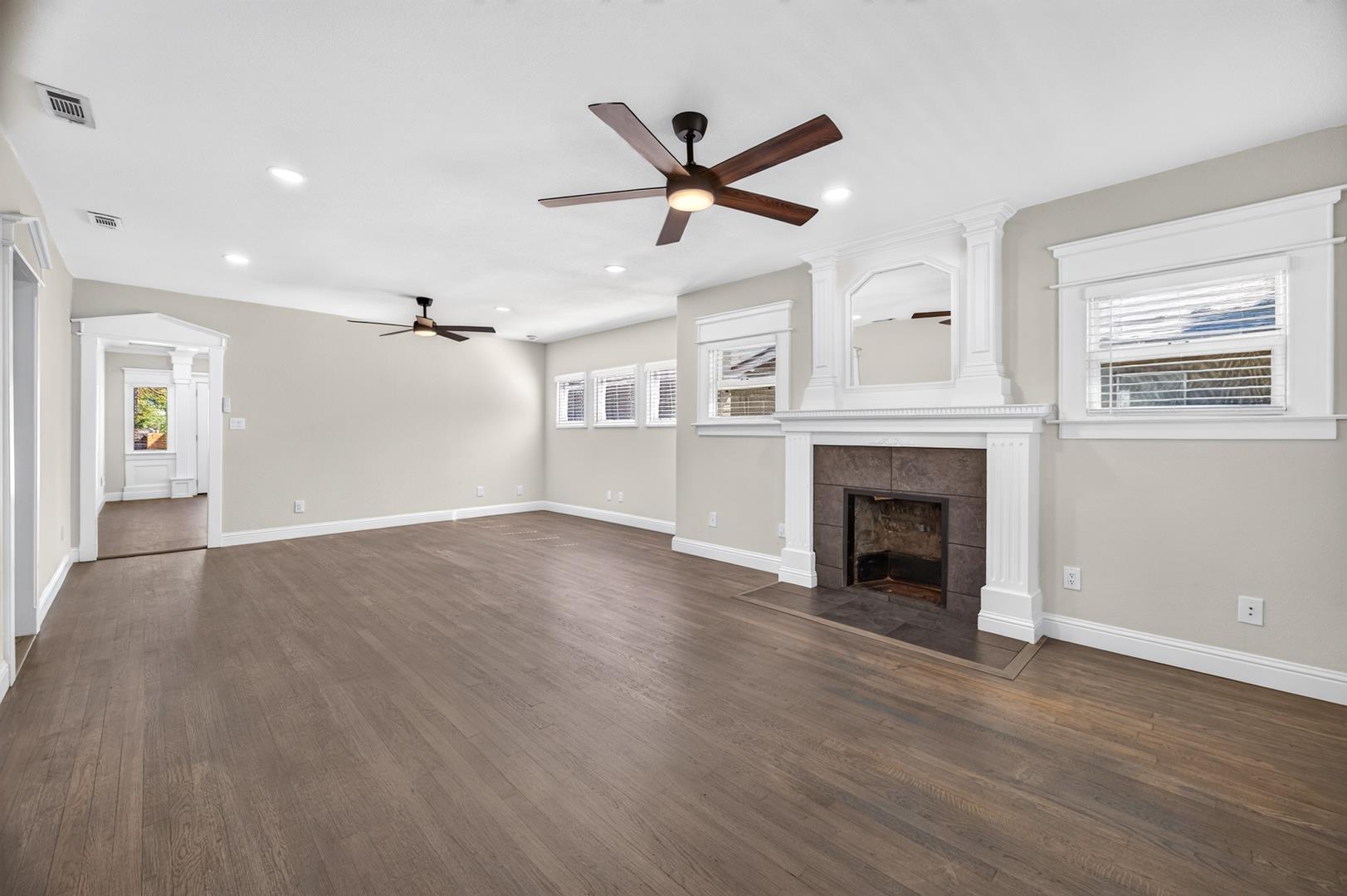 926 N Thorne Ave, photo 7