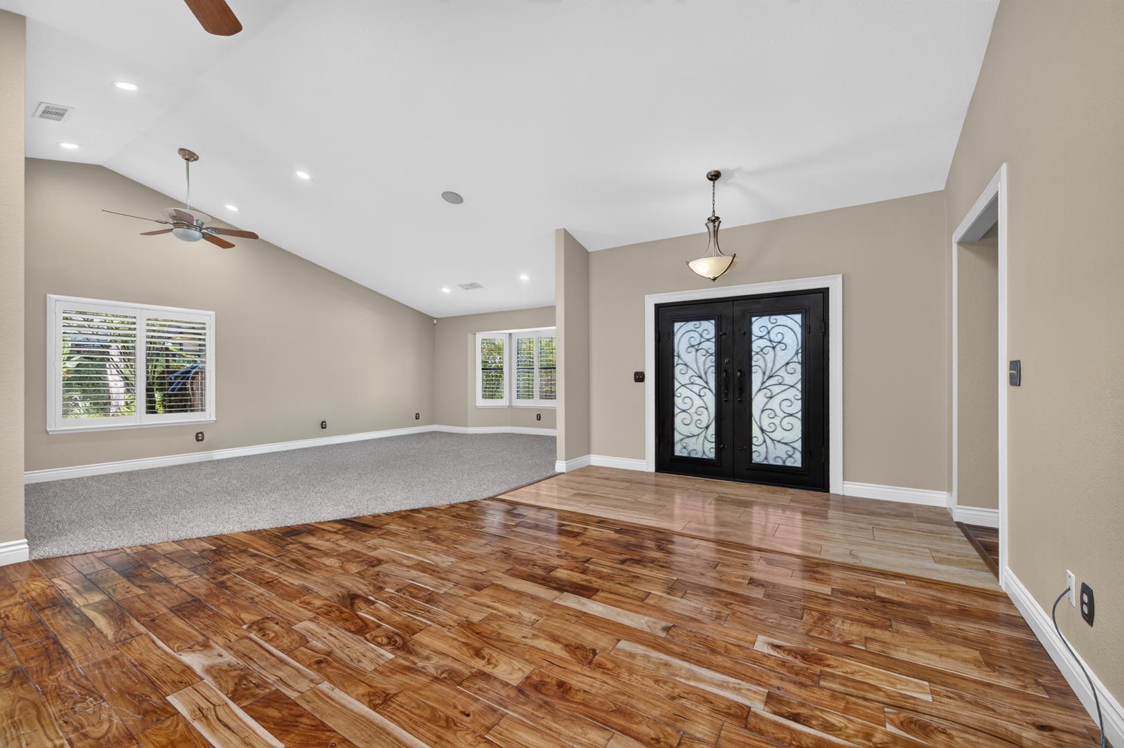 6495 N Vagedes Ave, photo 14