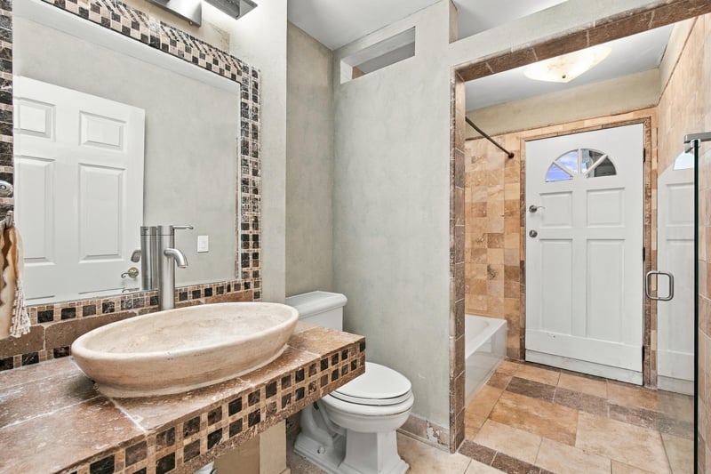 Bathroom, photographed by Megapixeler on Winding Springs Ct, Jacksonville