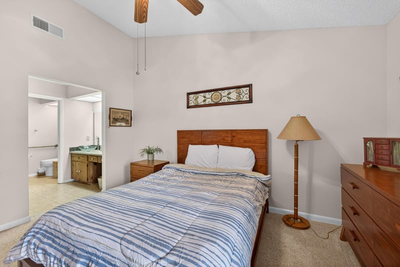 Photo 11 of 11095 Wandering Oaks Dr, Jacksonville, FL 32257, photographed by Megapixeler