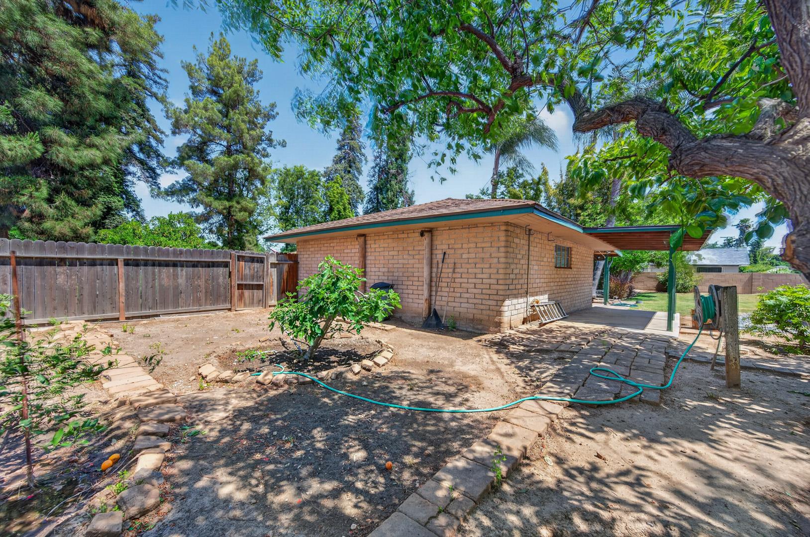 1220 E Sussex Way, photo 61