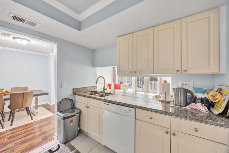 Photo 10 of 6528 Valerosa Ct, Jacksonville, FL 32217, photographed by Megapixeler