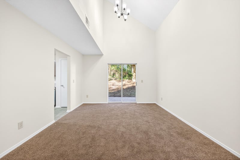 Photo 8 of 10986 Traci Lynn Dr, Jacksonville, FL 32218, photographed by Megapixeler