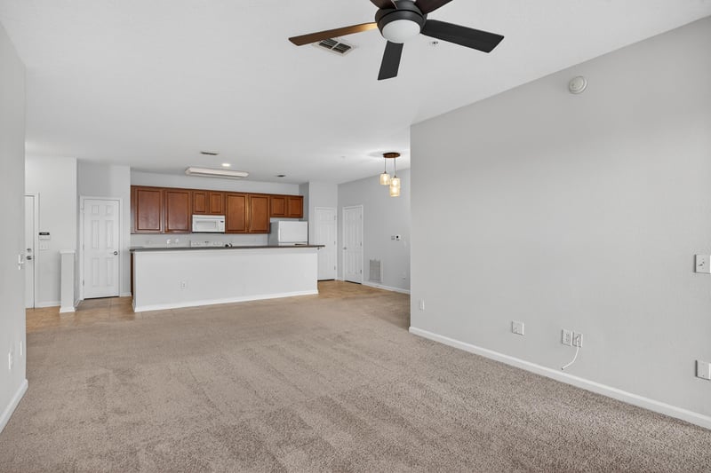 Family Room at 11251 Campfield Dr unit 2305, Jacksonville, FL 32256