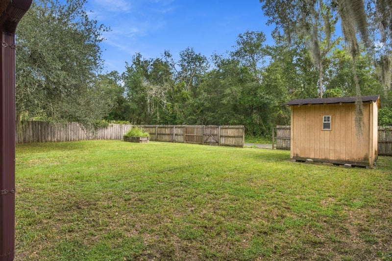 Open backyard lawn at 2915 Trenton Ct, Orange Park, FL