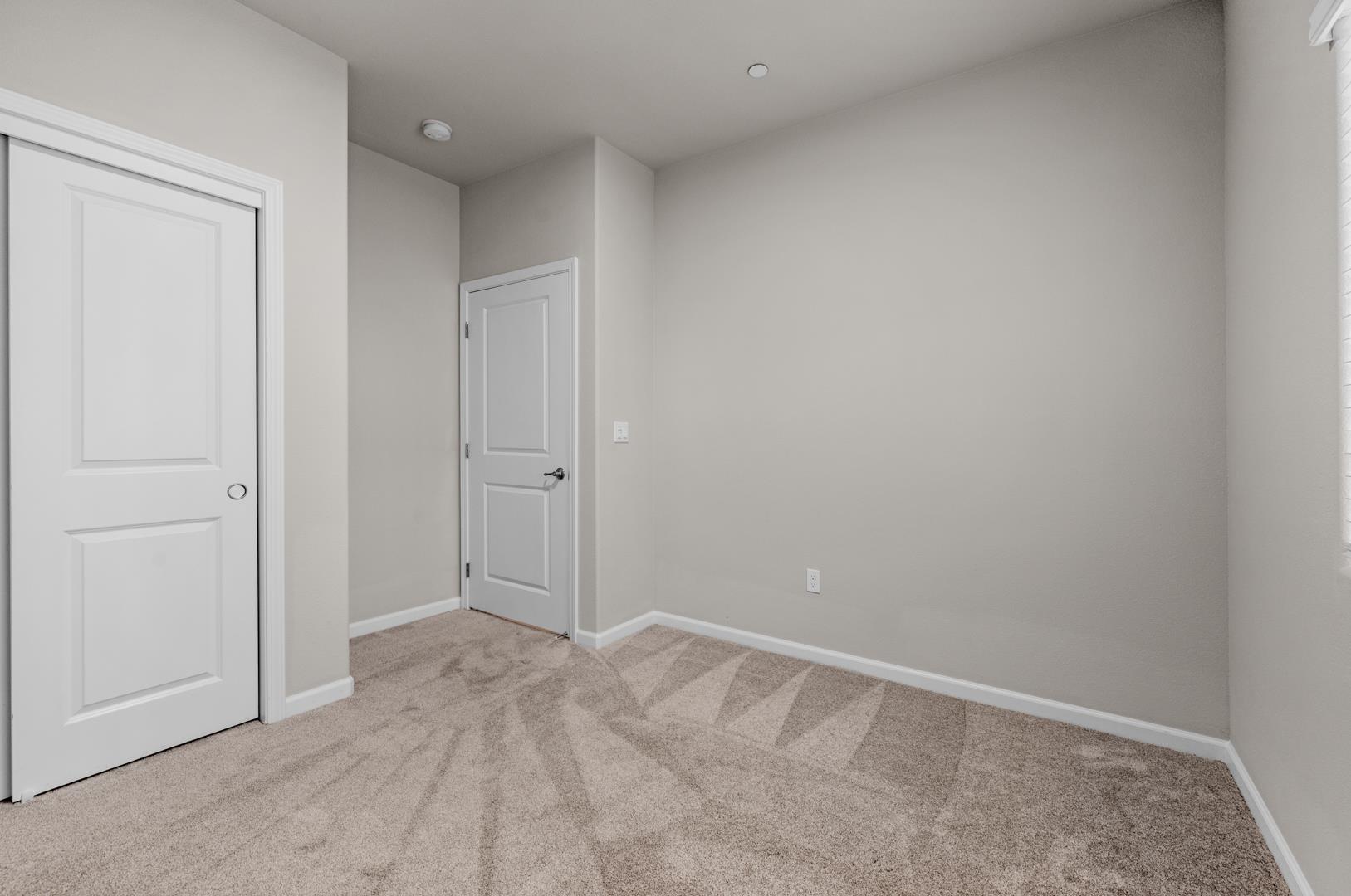 518 S Summit St, photo 31