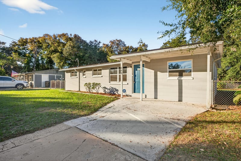 Photo 2 of 409 Parkwood Dr, Orange Park, FL 32073, photographed by Megapixeler