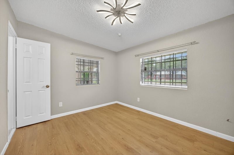 Photo 36 of 5216 Doncaster Ave, Jacksonville, FL 32208, photographed by Megapixeler