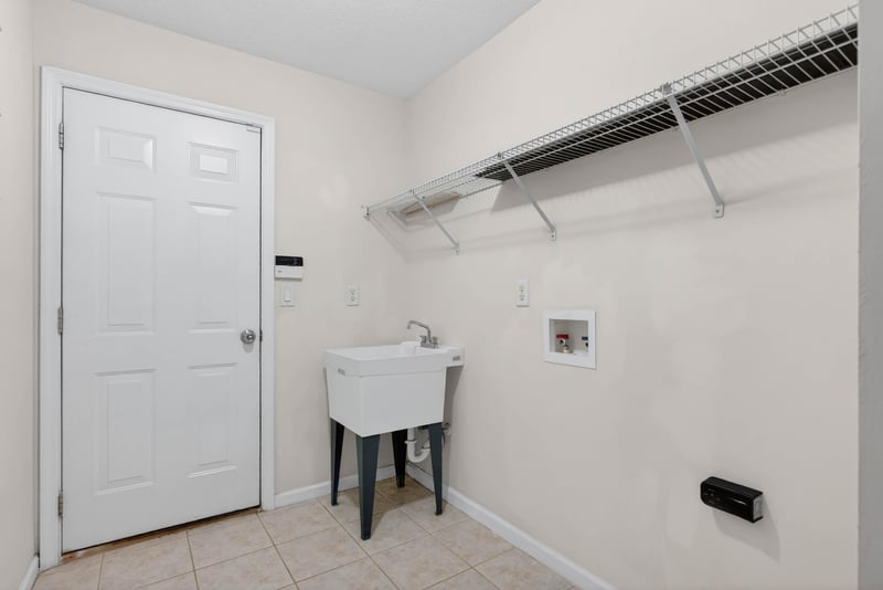 Laundry at 2407 Southern Links Dr, Orange Park, FL 32003