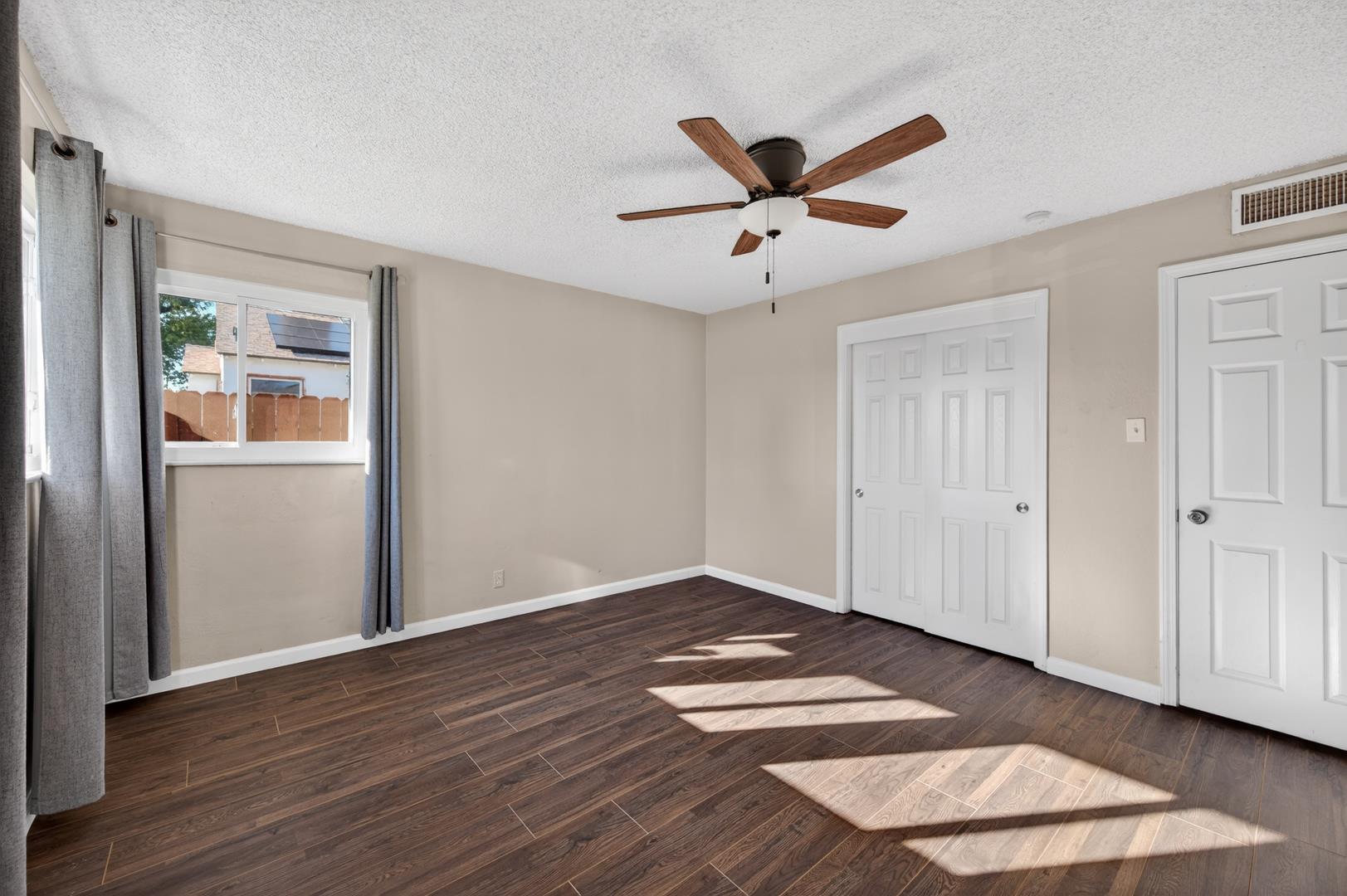 1524 W Fountain Way, photo 15