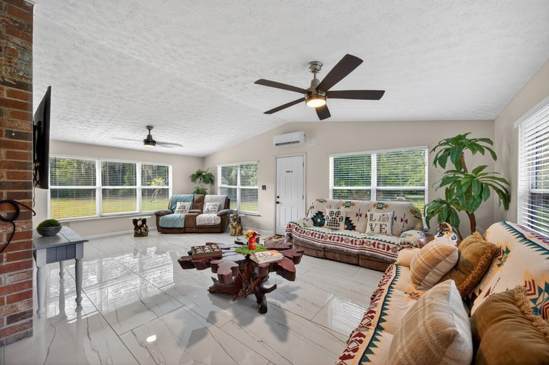 Family Room 4 at 3627 County Road 218, Middleburg, FL 32068