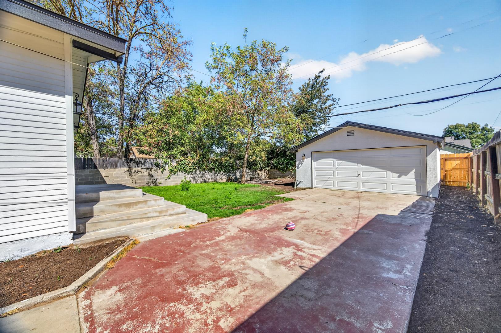 926 N Thorne Ave, photo 29