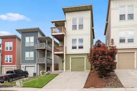862 Limelight Ave NW