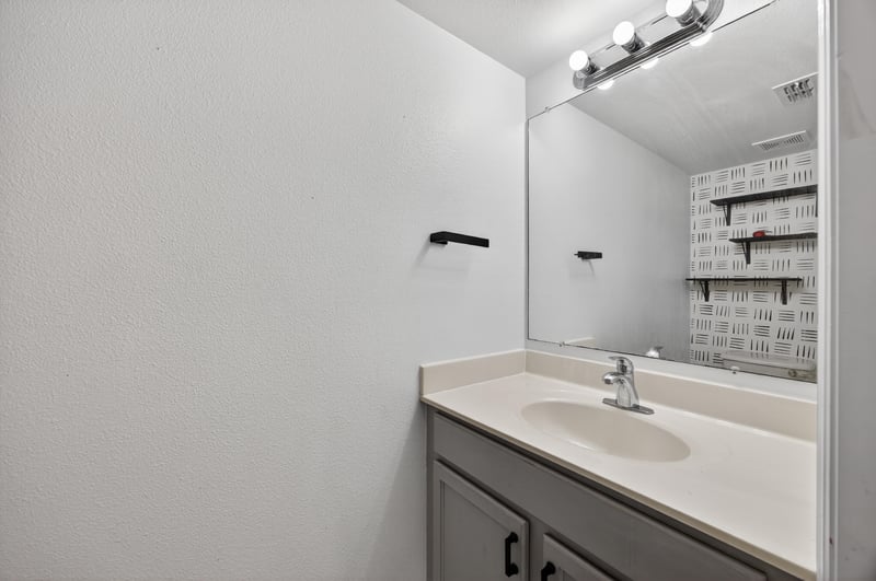Half Bath at 7379 Edenfield Park Rd, Jacksonville, FL 32244