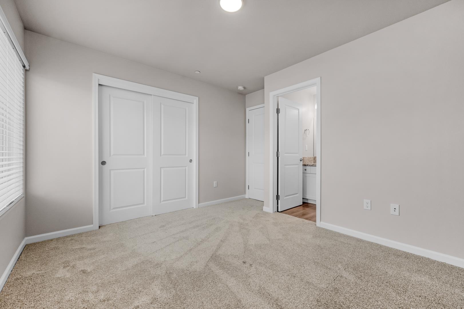 410 S Summit St, photo 27
