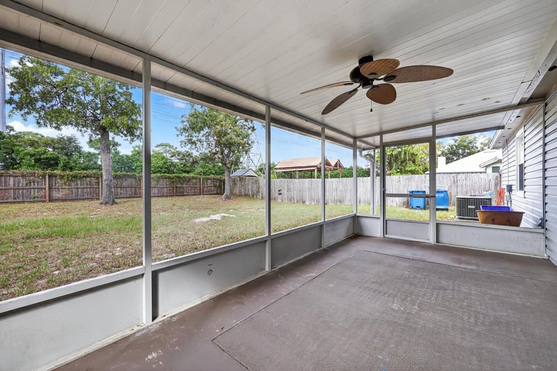 Lanai at 12119 Cancun Dr, Jacksonville, FL 32225