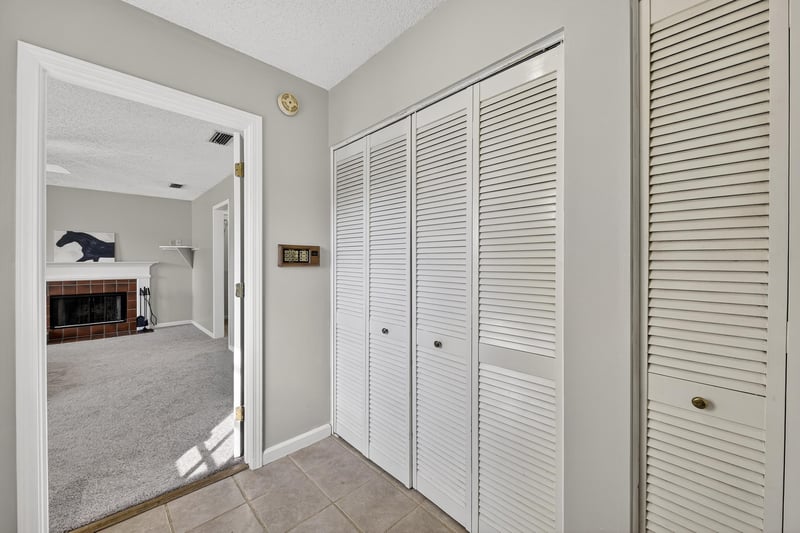 Photo 22 of 1425 Pinetree Rd, Jacksonville, FL 32207, photographed by Megapixeler