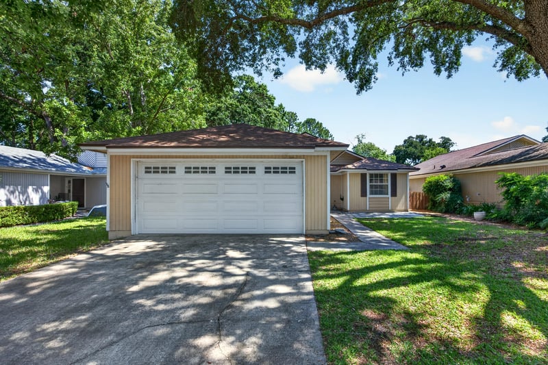 Photo 1 of 4341 Lake Woodbourne Dr S, Jacksonville, FL 32217, photographed by Megapixeler