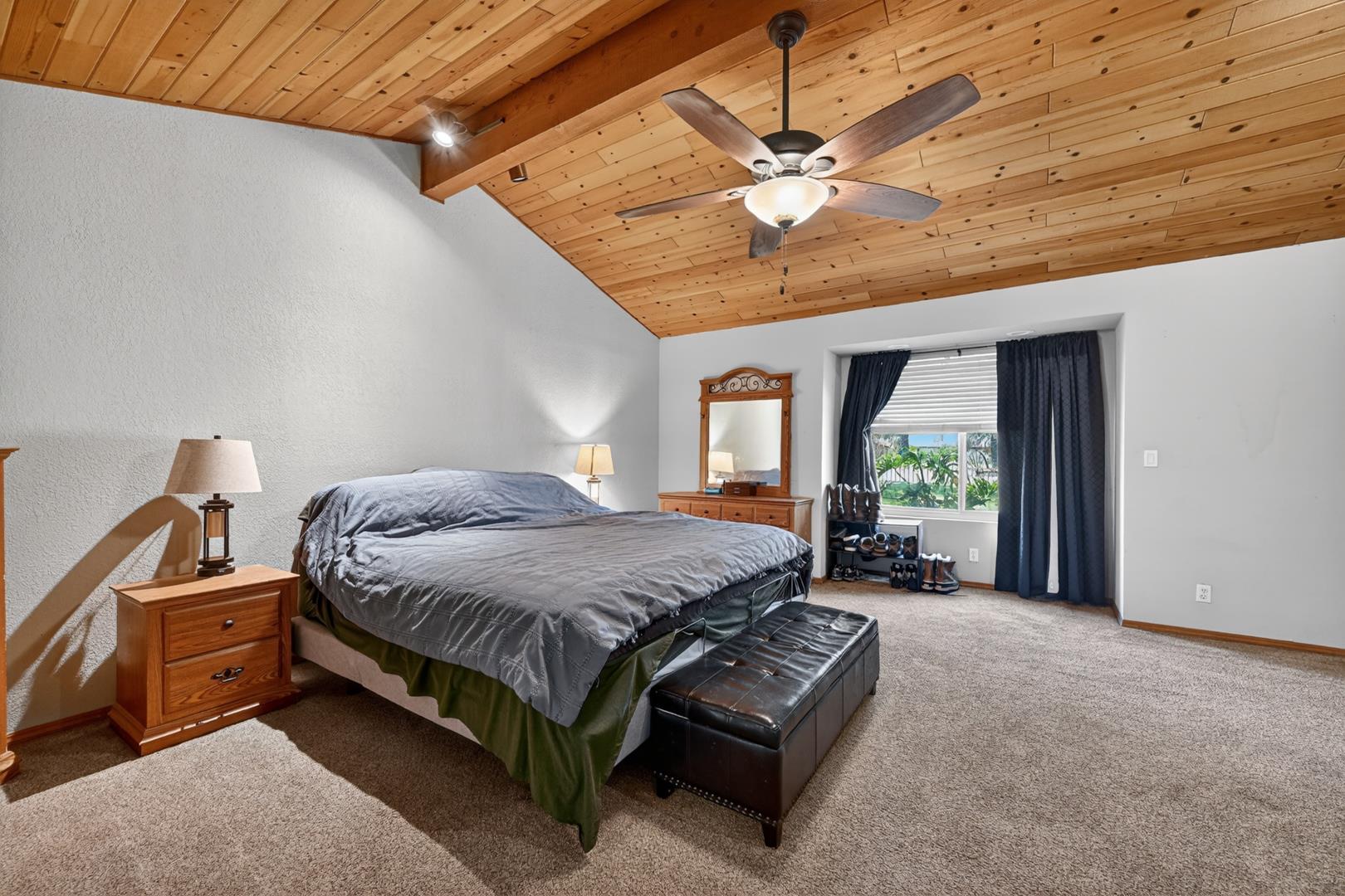 1185 N Locan Ave, photo 57