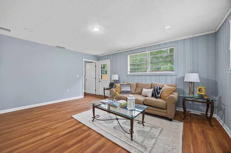 Photo 3 of 6952 Goldilocks Ln, Jacksonville, FL 32210, photographed by Megapixeler
