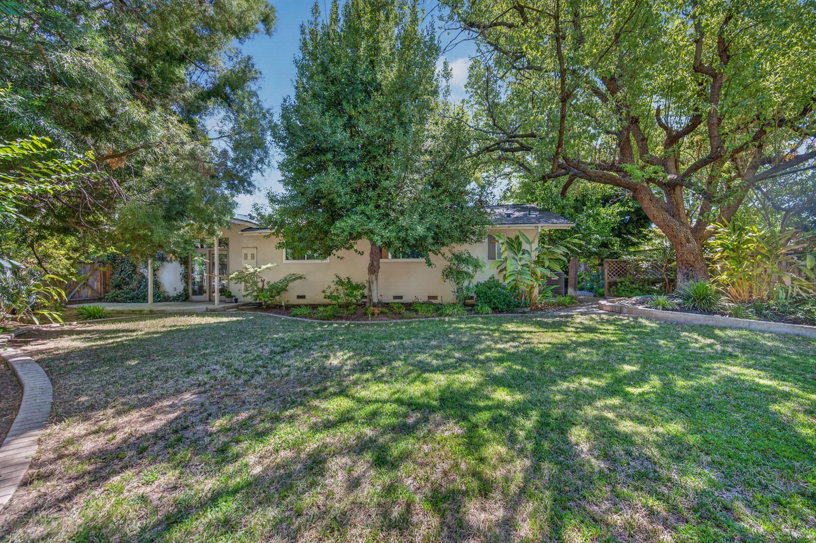 749 W Escalon Ave, photo 55