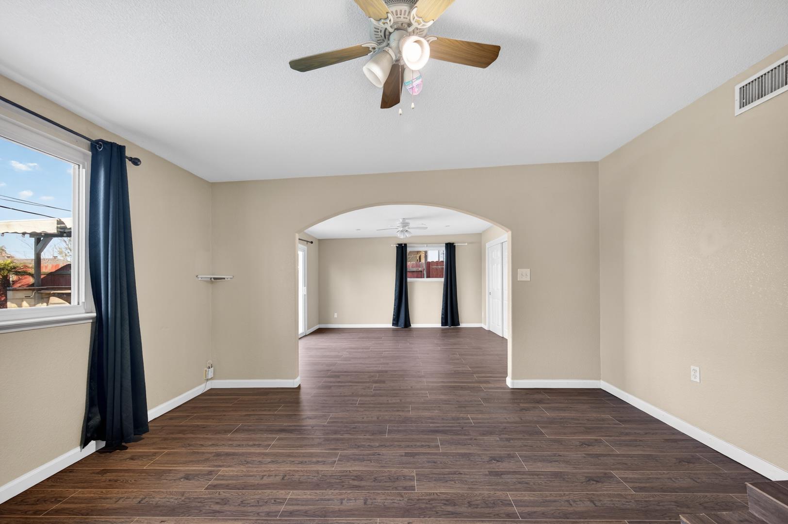1524 W Fountain Way, photo 33
