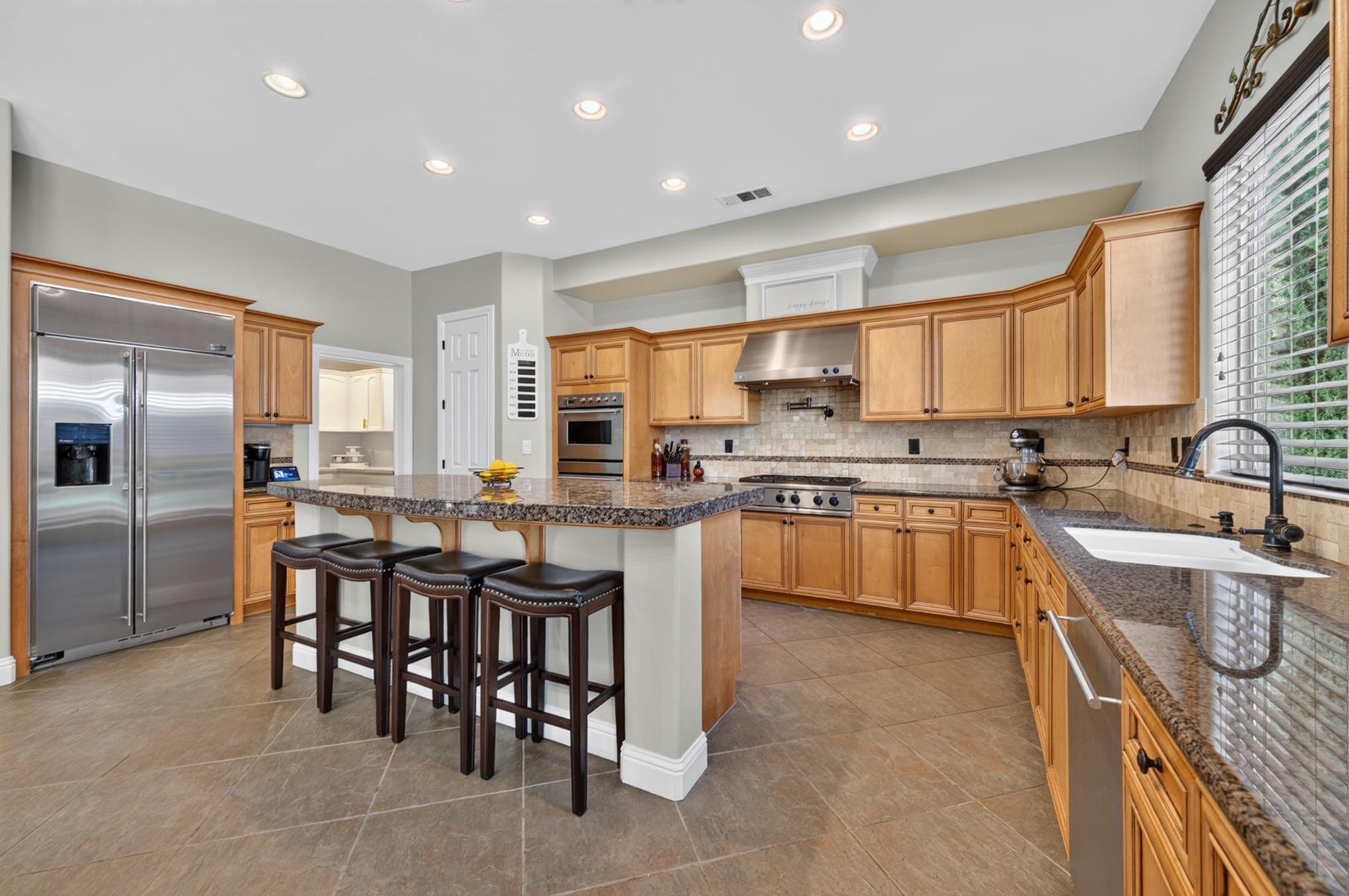633 W Richmond Ave, photo 45