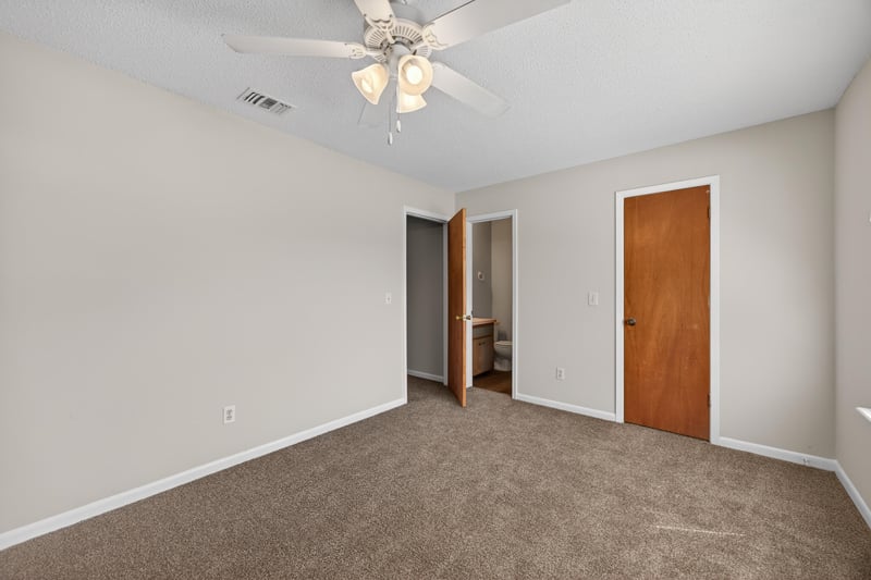 Photo 14 of 5033 Yearling Ln, Jacksonville, FL 32210, photographed by Megapixeler