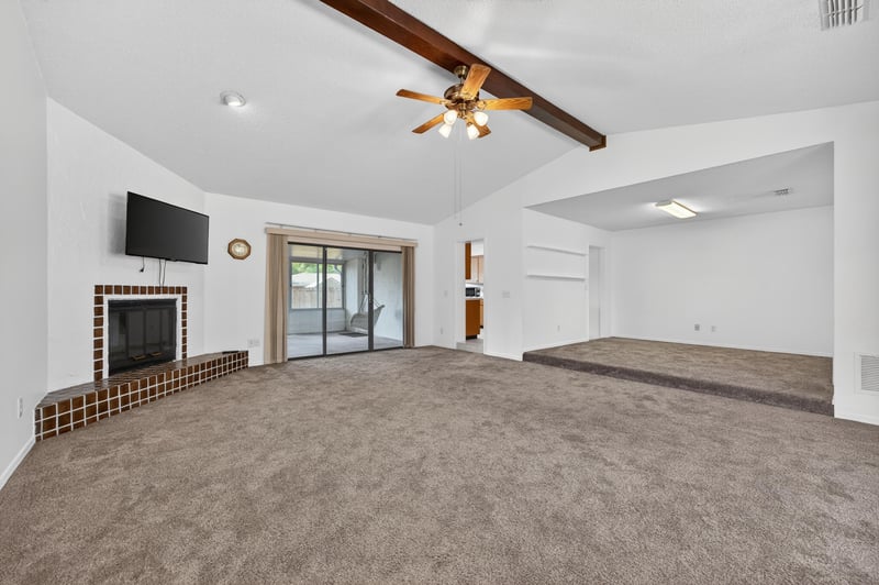 Photo 4 of 2027 Sussex Dr S, Orange Park, FL 32073, photographed by Megapixeler