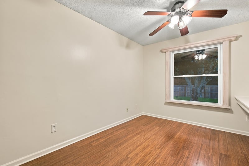 Empty bedroom, photographed by Megapixeler on Winding Springs Ct, Jacksonville