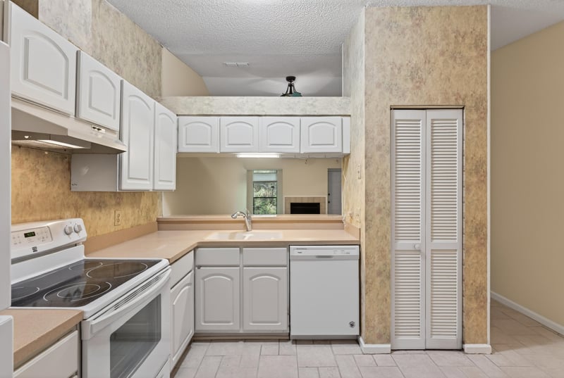 Photo 11 of 3801 Crown Point Rd unit 1294, Jacksonville, FL 32257, photographed by Megapixeler