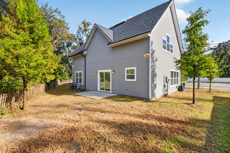 Rear exterior view, photographed by Megapixeler on Lem Turner Rd, Jacksonville