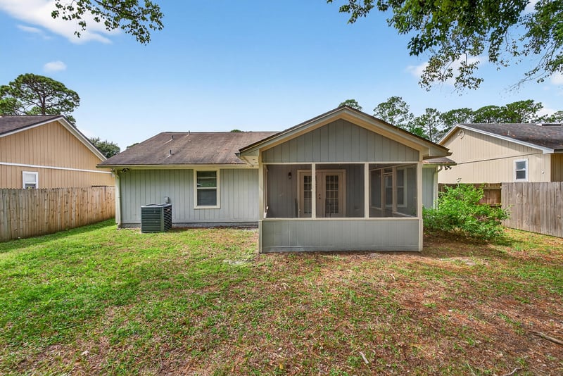 Photo 33 of 2857 Sandy Beach Ln, Jacksonville, FL 32277, photographed by Megapixeler