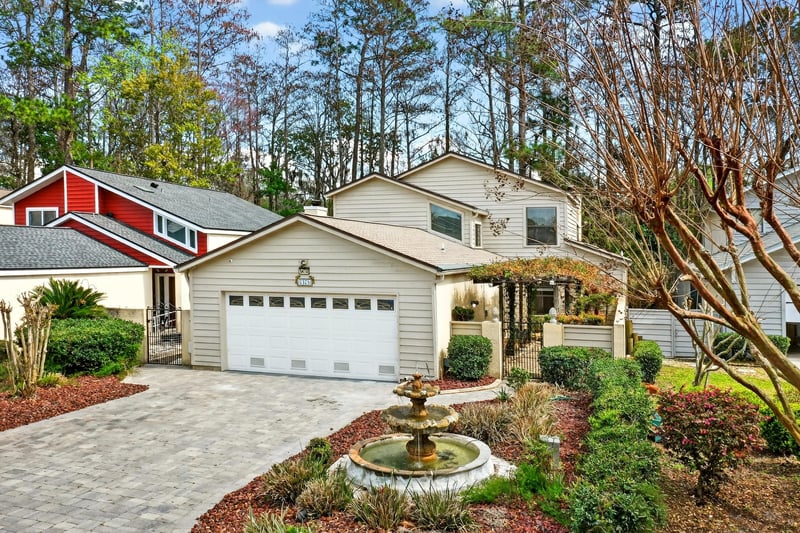 Photo 6 of 5478 Mariners Cove Dr, Jacksonville, FL 32210, photographed by Megapixeler