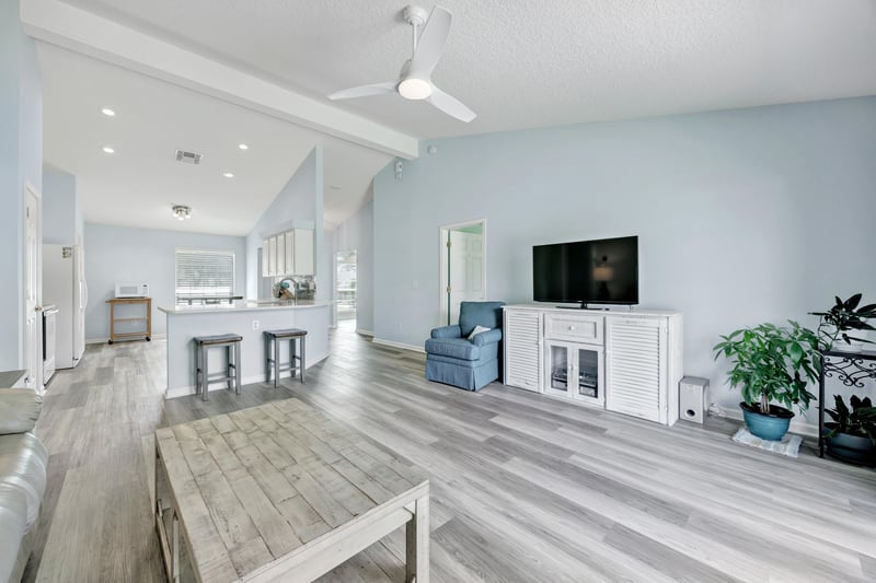 Photo 11 of 14140 Washburn Ct, Jacksonville, FL 32250, photographed by Megapixeler