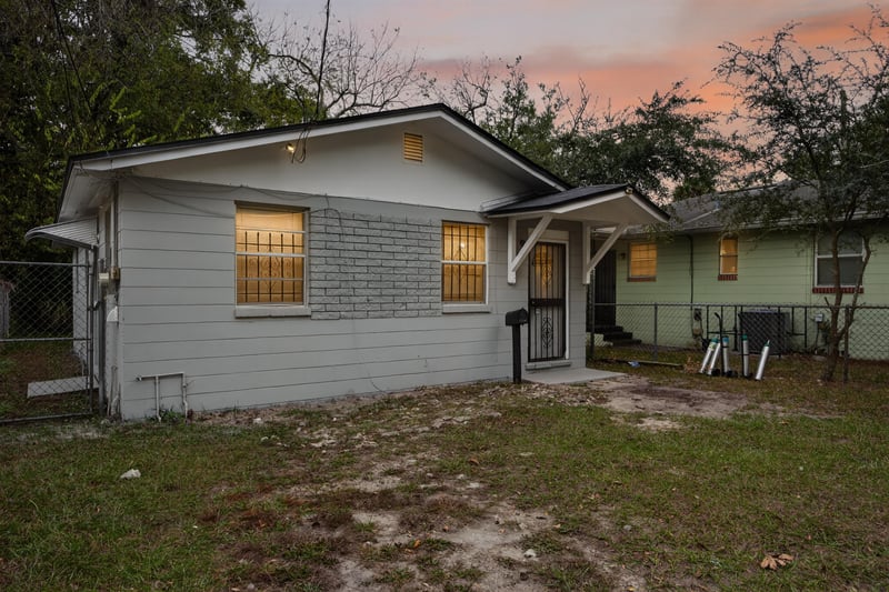 Photo 4 of 3811 Chase Ave, Jacksonville, FL 32209, photographed by Megapixeler