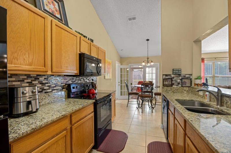 Photo 19 of 10907 Taurina Ridge Dr, Jacksonville, FL 32218, photographed by Megapixeler