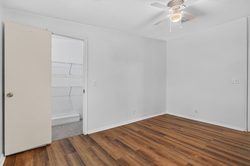 Closet with built-in shelving at 3215 Robin Ln, Middleburg, FL