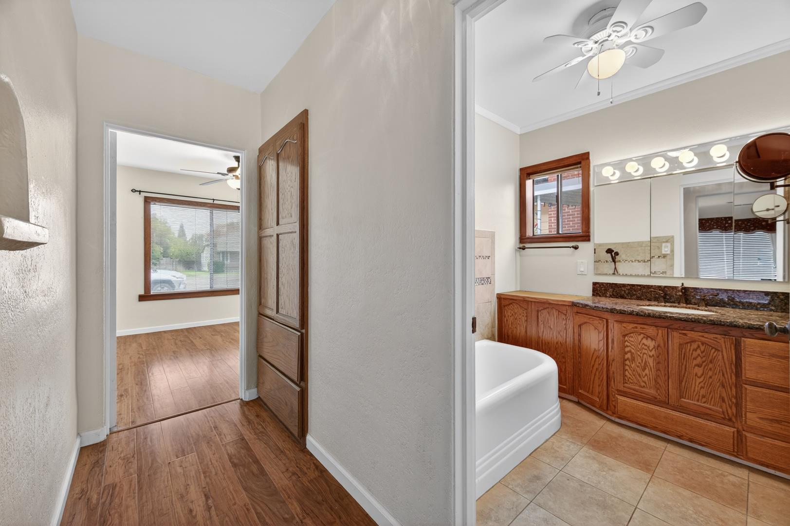 311 S K St, photo 26