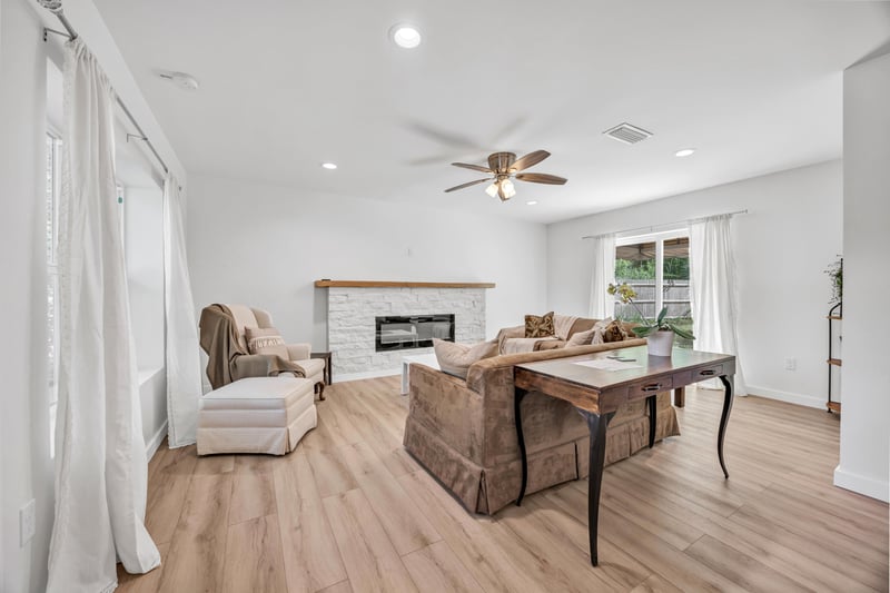 Photo 8 of 8924 Lopez Ct, Jacksonville, FL 32216, photographed by Megapixeler