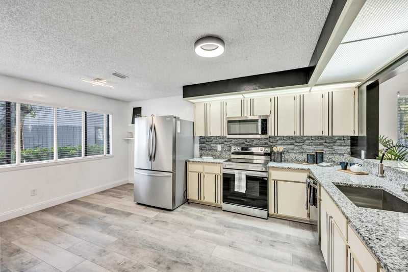 Photo 12 of 9360 Craven Rd unit 301, Jacksonville, FL 32257, photographed by Megapixeler